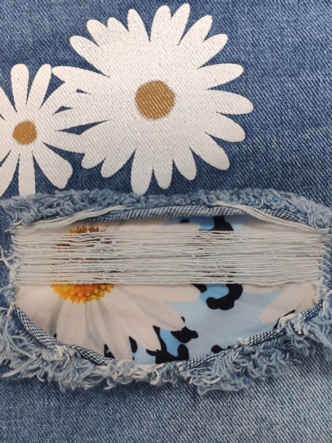 Trendy Print Ripped Washed Denim Shorts